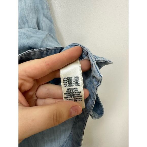 Cloth & Stone Anthropologie Sz Small Light Blue Chambray Denim Tank Button Side - Picture 5 of 6